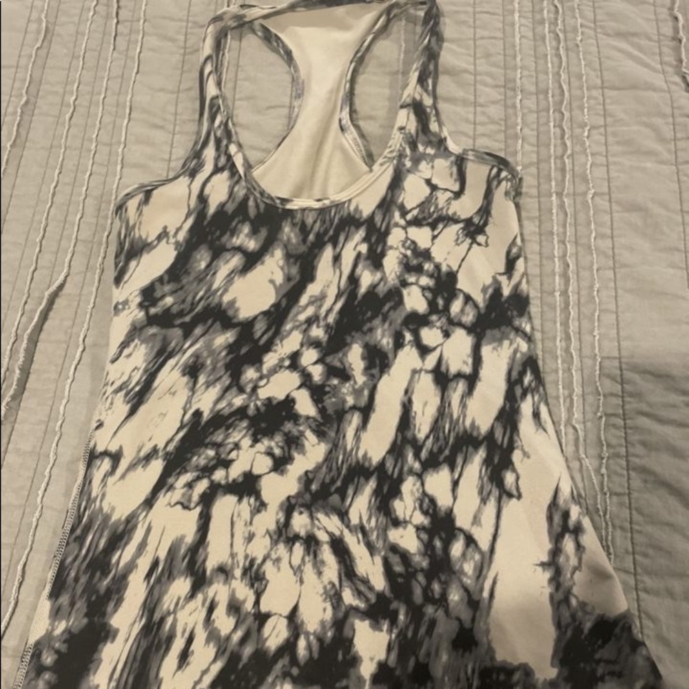 Lululemon tank